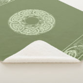 Celtic Knotwork Fish in Green  Sherpadecke (3/4)