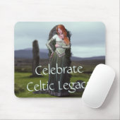 Celtic Lady Posing vor alten Steinen Mousepad (Mit Mouse)