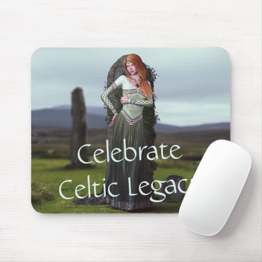 Celtic Lady Posing vor alten Steinen Mousepad (Mit Mouse)