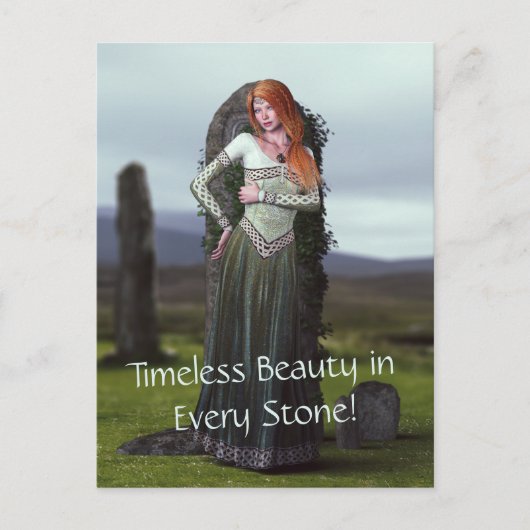 Celtic Lady Posing vor alten Steinen Postkarte (Vorderseite)