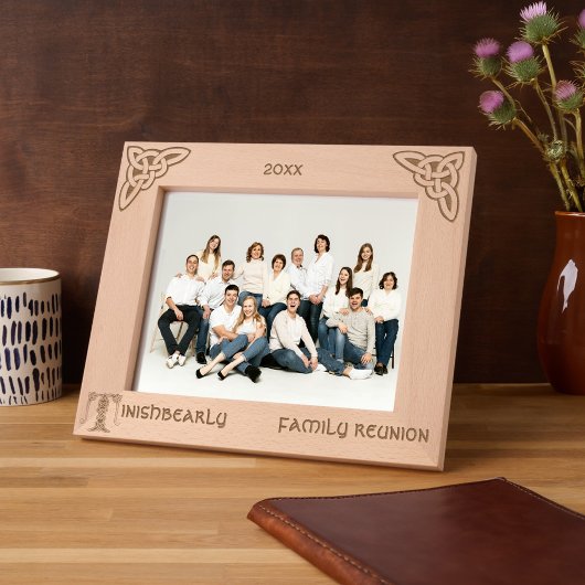 Celtic Letter T Individuelle Name Geätzte Rahmen