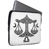    Celtic Libra Waage von BurnsInHell Laptopschutzhülle (Vorne Rechts)