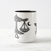    Celtic Libra Waage von BurnsInHell Zweifarbige Tasse (Mittel)