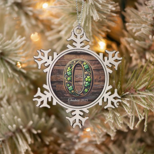 Celtic monogram letter ornament (Baum)