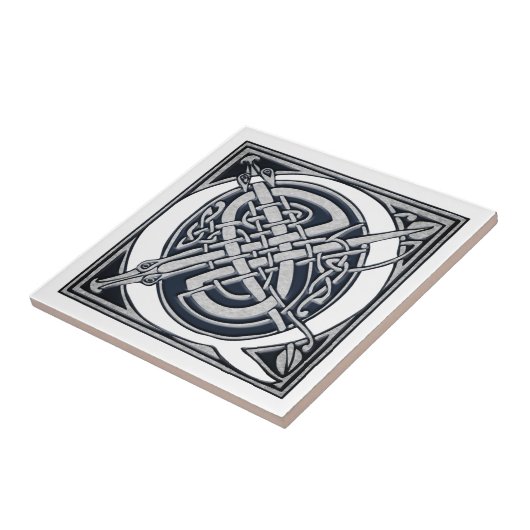 Celtic Q Monogram Fliese (Seite)