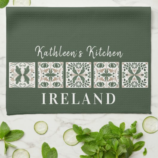 Celtic Tiles Ireland Personalisiert Geschirrtuch (Gefaltet)