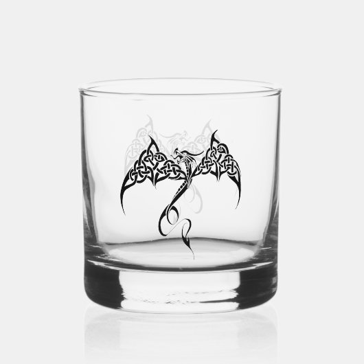 Celtic Tribal Dragon Schwarz-weiß Whiskyglas (Rückseite)