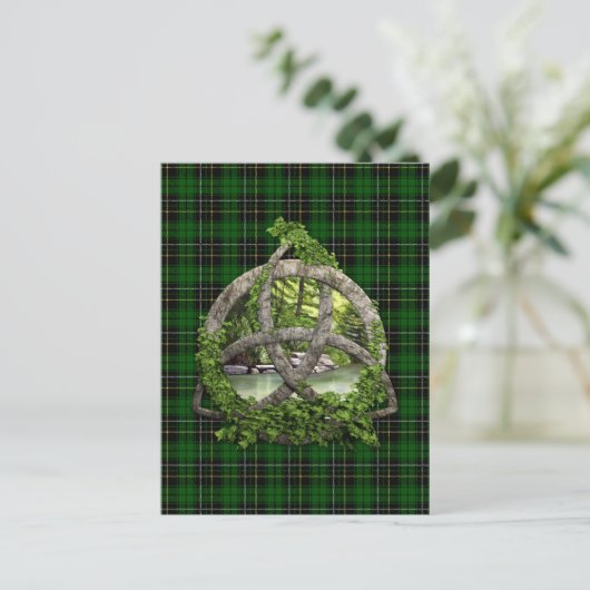 Celtic Trinity Knot and Clan MacAlpine Tartan Postkarte (Stehend Vorderseite)