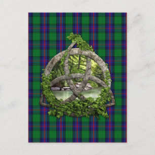 Celtic Trinity Knot and Clan Shaw Tartan Postkarte
