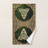 Celtic Trinity Knot on Forest Shadows Badhandtuch Set (Handtuch)