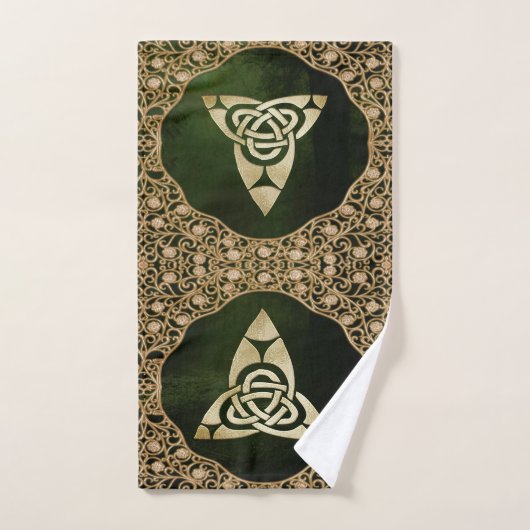 Celtic Trinity Knot on Forest Shadows Badhandtuch Set (Handtuch)