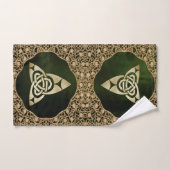 Celtic Trinity Knot on Forest Shadows Badhandtuch Set (Handtuch)