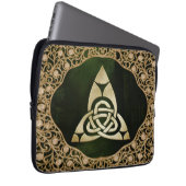 Celtic Trinity Knot on Forest Shadows Laptopschutzhülle (Vorne Rechts)