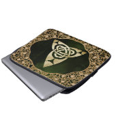 Celtic Trinity Knot on Forest Shadows Laptopschutzhülle (Vorne Knopf)