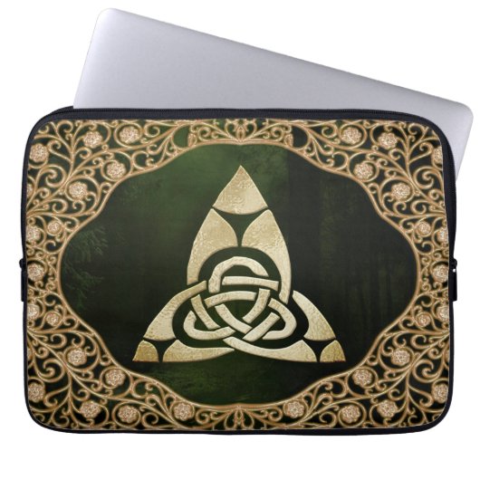 Celtic Trinity Knot on Forest Shadows Laptopschutzhülle (Vorderseite)
