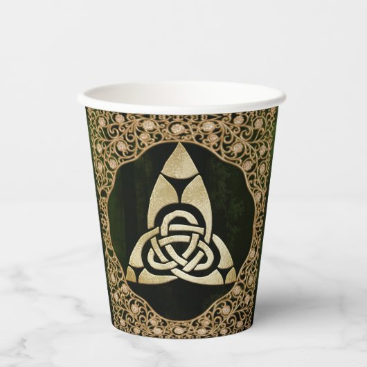 Celtic Trinity Knot on Forest Shadows Pappbecher (Vorderseite)