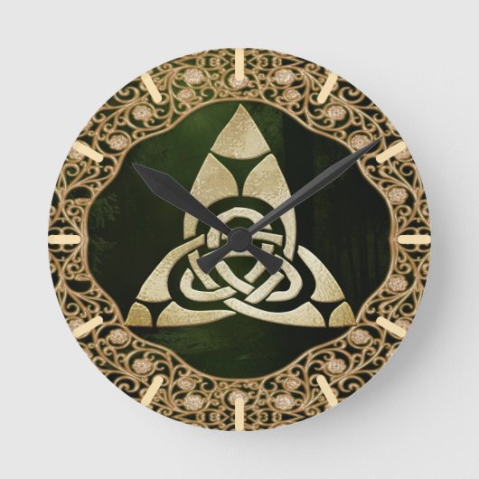 Celtic Trinity Knot on Forest Shadows Runde Wanduhr (Vorderseite)