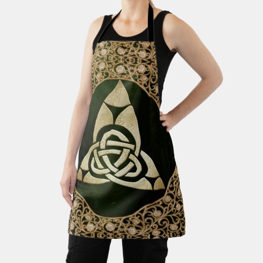 Celtic Trinity Knot on Forest Shadows Schürze (InSitu)