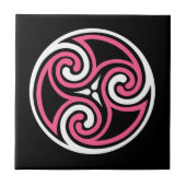 Celtic Triskele Ornament, Fuchsia, Black and White Fliese (Vorderseite)