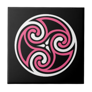 Celtic Triskele Ornament, Fuchsia, Black and White Fliese
