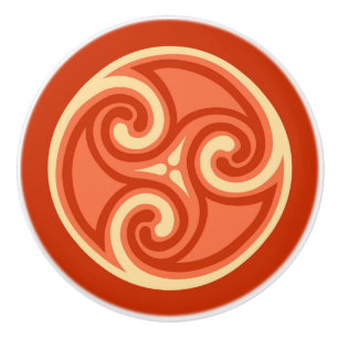 Celtic Triskele Ornament, Mandarin Orange Keramikknauf