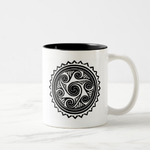 Celtic Triskele Zweifarbige Tasse