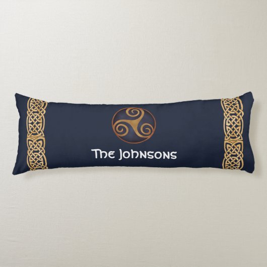 Celtic Triskelion (Blue) Custom Seitenschläferkissen (Vorderseite)