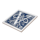 Celtic V Monogram Fliese (Seite)