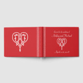Celtic Weave Hearts in Cherry Gästebuch (Voll)