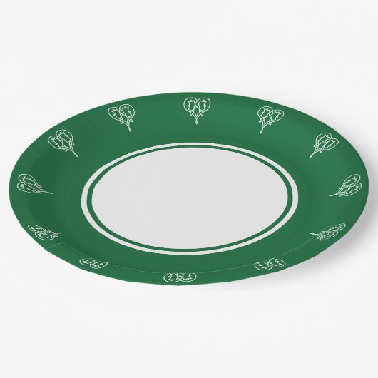 Celtic Weave Hearts in grüner Papiertafel Pappteller (Schrägansicht)
