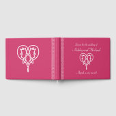 Celtic Weave Hearts in Raspberry Gästebuch (Voll)