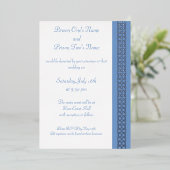 Celtic Weave Hörnchen in Periwinkle Foil Einladung (Stehend vorne)