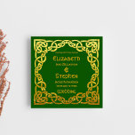 Celtic Wedding Green | Imitate Gold Celtic Knot Einladung<br><div class="desc">Elegantes keltisches Hochzeitsstil-Imitate Gold keltische Knüpfarbeit grenzt Design auf Grün. Dies ist eine Vorlage für Sie bereit,  um Ihre Hochzeitsdetails hinzuzufügen. Wenn Sie die Hintergrundfarbe ändern möchten,  oder der Schriftart,  klicken Sie am Ende der Vorlage weiter anpassen.</div>