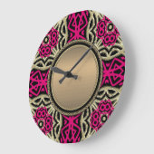 Celtica Hot Pink & Gold Wall Clock Große Wanduhr (Winkel)