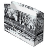 Central Park Bogen-Brücken-Foto Große Geschenktüte (Rückseite Schrägansicht)