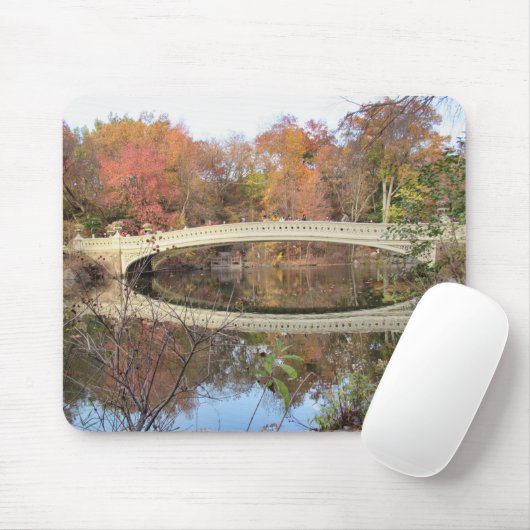 Central Park im Herbst Spiegelungen und Bow Bridge Mousepad (Mit Mouse)