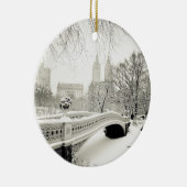 Central Park-Winter - Schnee auf Bogen-Brücke Keramik Ornament (Rechts)
