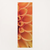 Centre Orange Dahlia Blume Yogamatte (Vorderseite)
