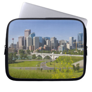 Centre St Bridge and Downtown Calgary, Alberta, 2 Laptopschutzhülle