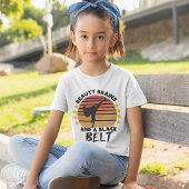 Cerebros de Belleza y Un Cinturon Negro de Karate T-Shirt
