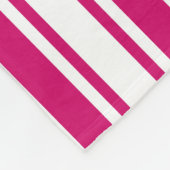 Cerise and white candy stripes fleecedecke (Ecke)