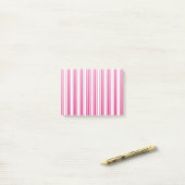 Cerise and white candy stripes post-it klebezettel (Auf Schreibtisch)