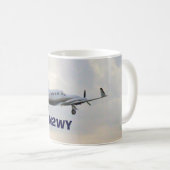 Cessna 414 im Flug, N2WY Kaffeetasse (VorderseiteRechts)