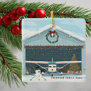 Cessna-Flugzeug-Weihnachtsbaum im Hangar Vintage Keramikornament