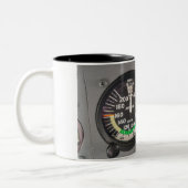 Cessna-Instrument-Tasse Zweifarbige Tasse (Links)