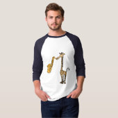 CG, Giraffe mit Saxophone-Shirt T-Shirt (Vorne ganz)