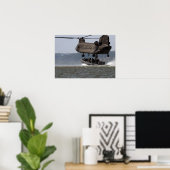 CH-47 Chinook Boat Lift Poster (Heimbüro)