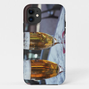 Chablis; zwei kalte Biere bei 42 Grad an einem hei Case-Mate iPhone Hülle