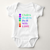 Chakra Heiler machen es mit Liebe in Regenbogenfar Baby Strampler (Vorderseite)