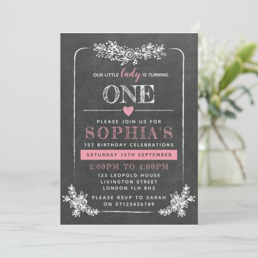 Chalkboard 1. Geburtstag Einladung (Stehend Vorderseite)